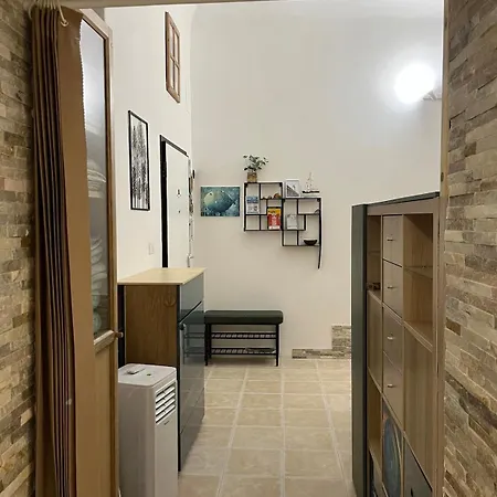 By The Sea Apartman Bari